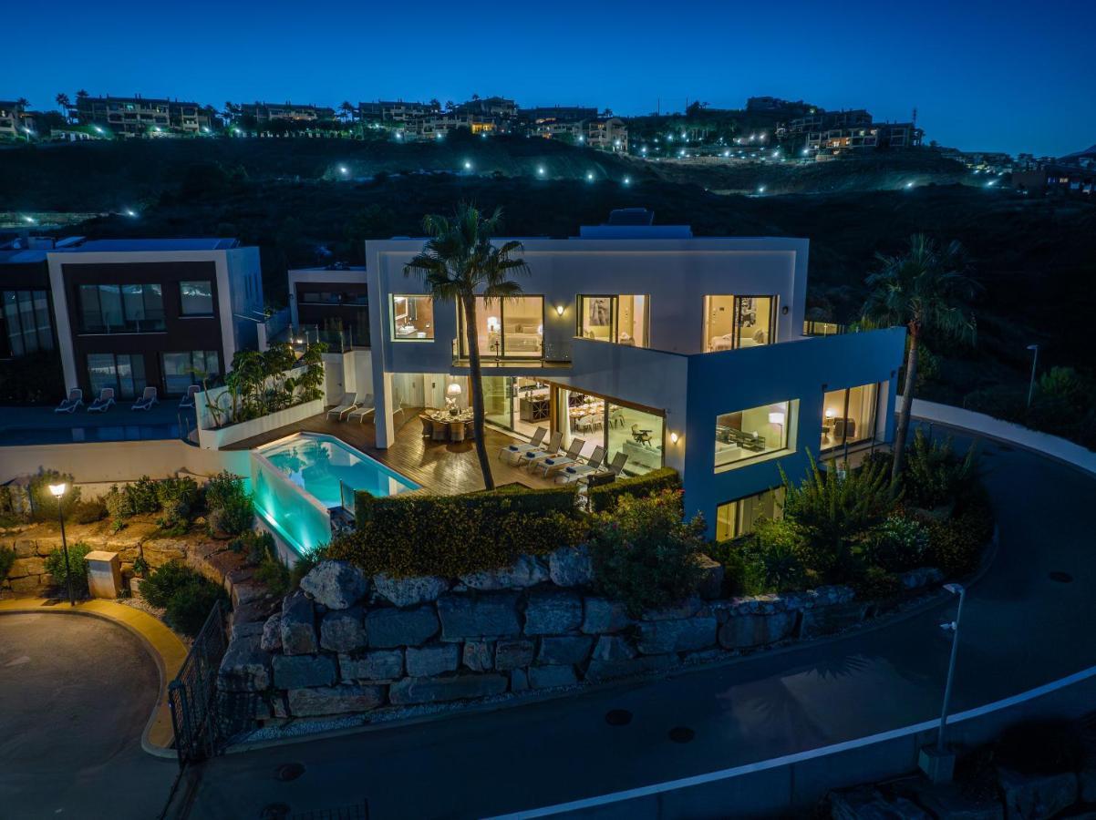 Vacation Marbella I Villa Paraiso The View, Infinity Heated Pool, Sea View, 24-7 Security, Golf Courses Естепона Екстериор снимка